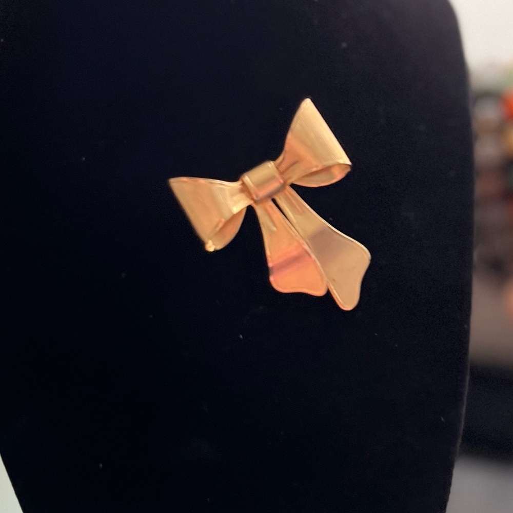 Vintage Avon 1980 Gold Bow Brooch